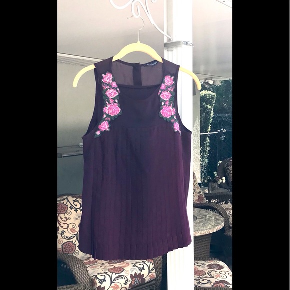 American Eagle Pleated Embroidered Tank Top - Picture 2 of 7